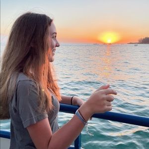 Meet your Posher, Alyssa